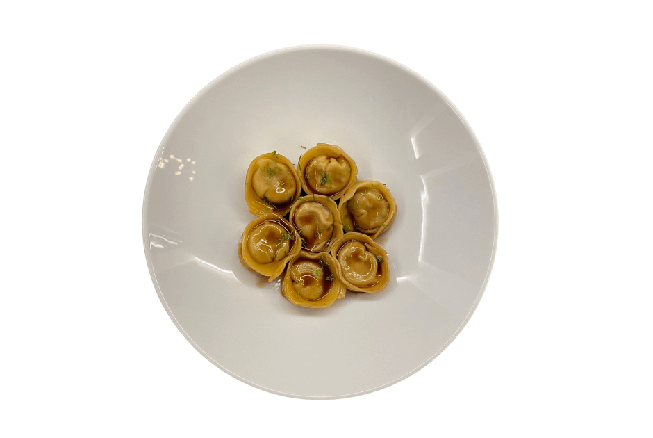 Cibus ristorante, tortelli fatti a mano ripieni di lesso, fondo ed erba cipollina